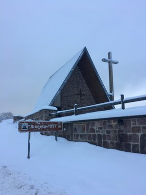 Le col d'Ibaneta sous la neige