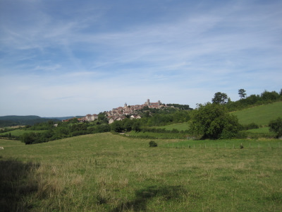 Vézelay dans le lointain