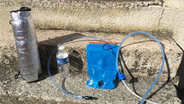 Comment transporter l’eau dans son sac à dos ?