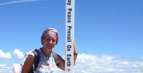 Peace pole - totem de la paix à Fisterra
